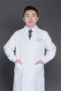 杨川.jpg 杨川.jpg